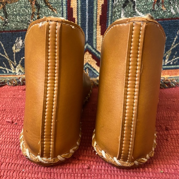 Genuine leather vintage moccasin boot slipper - Picture 5 of 7